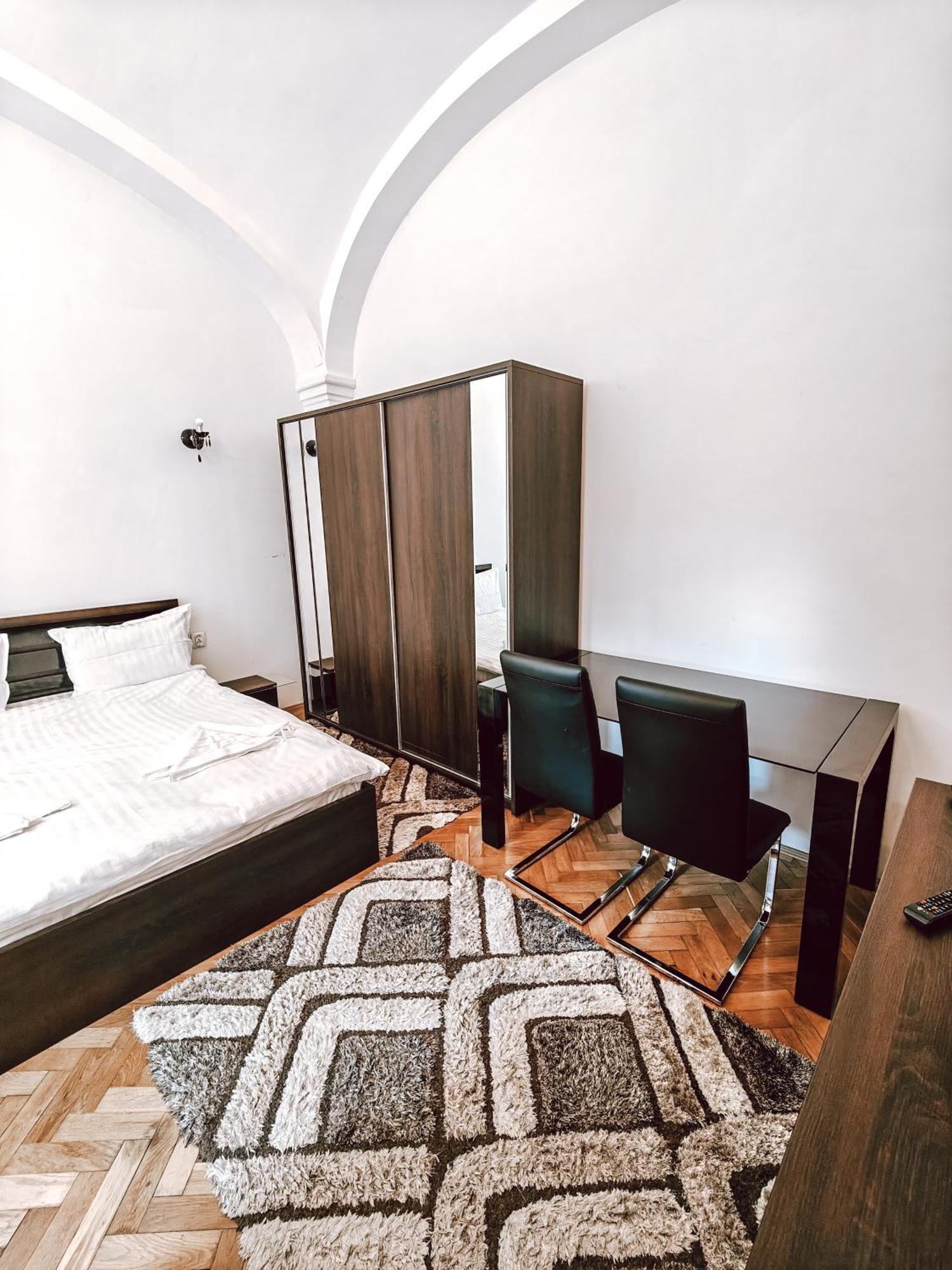 Studio Berindei Cluj-Napoca Luaran gambar