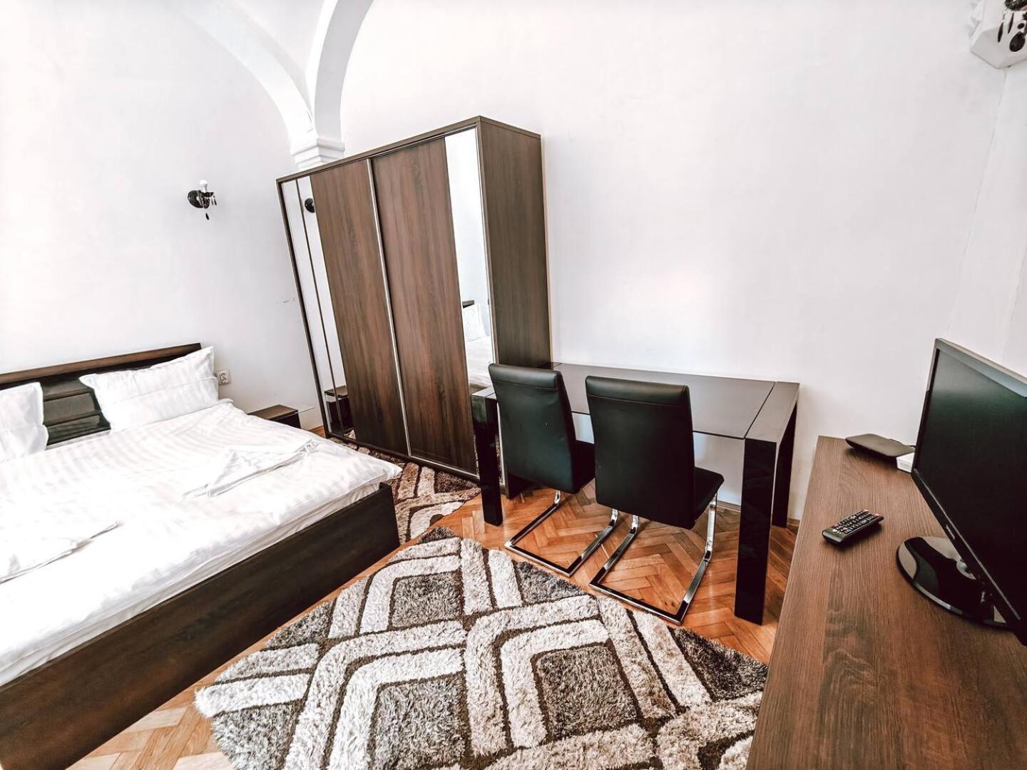 Studio Berindei Cluj-Napoca Luaran gambar